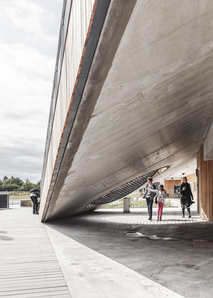 丹麥這座公園，有趣結合了人造設施與自然景觀
