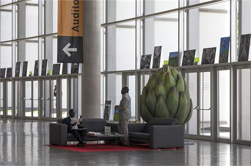 以水果和蔬菜為主題的城市雕塑