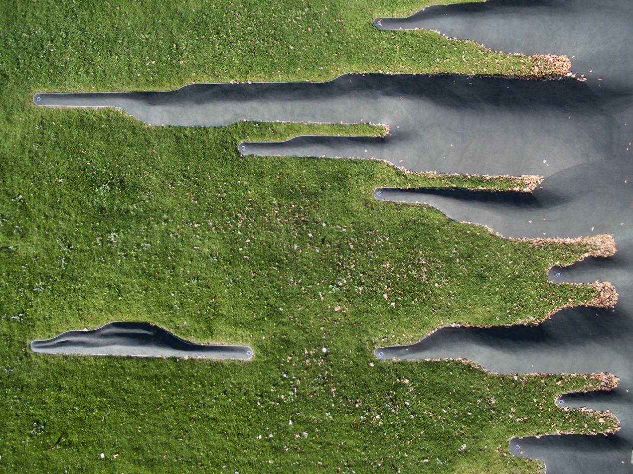 有趣的兒童游樂場——迷人的褶皺