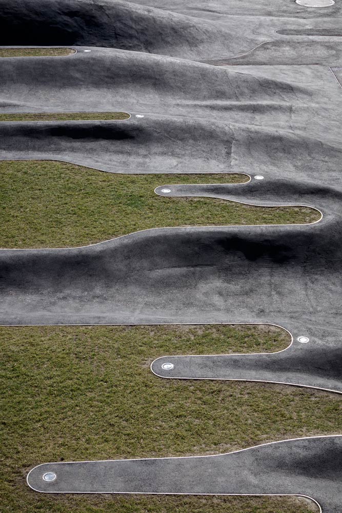 有趣的兒童游樂場——迷人的褶皺