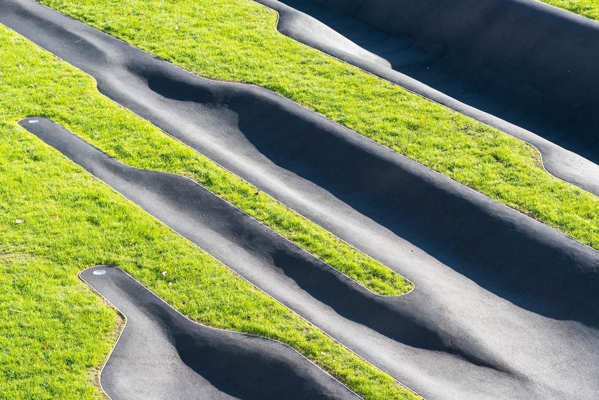 有趣的兒童游樂場——迷人的褶皺