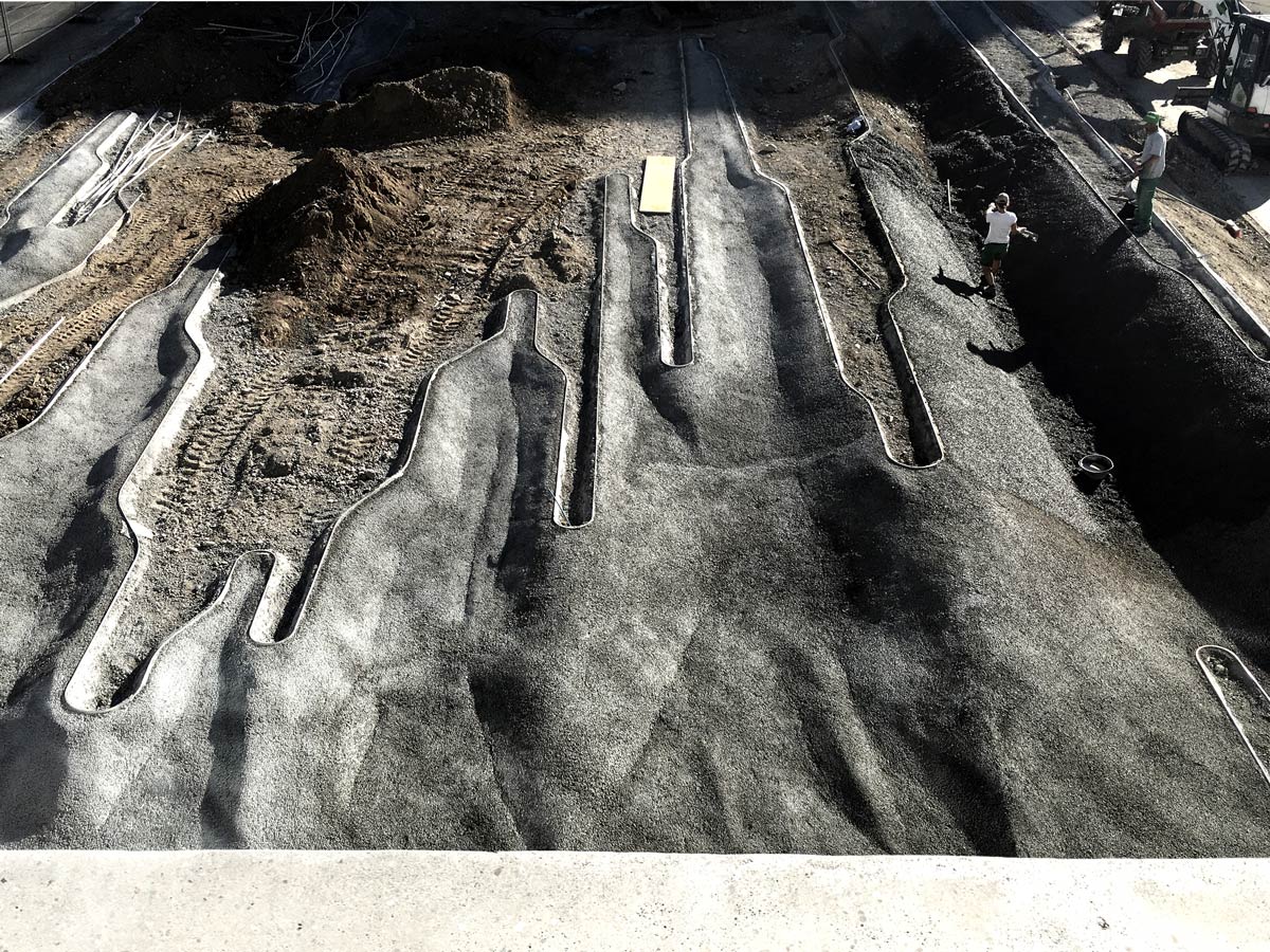 有趣的兒童游樂場——迷人的褶皺