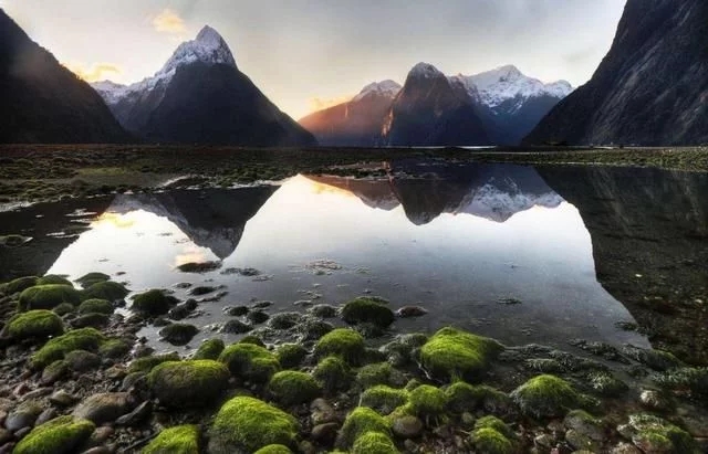 峽灣國家公園，神仙湖水與雪山交相輝映