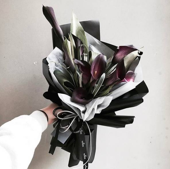 鮮花放一個月都不枯,原來方法竟這么簡單