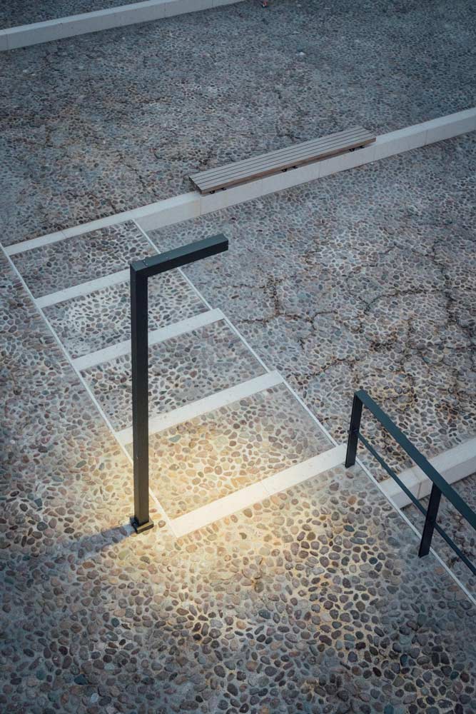 溝通歷史與未來的費迪南多薩沃亞廣場改造