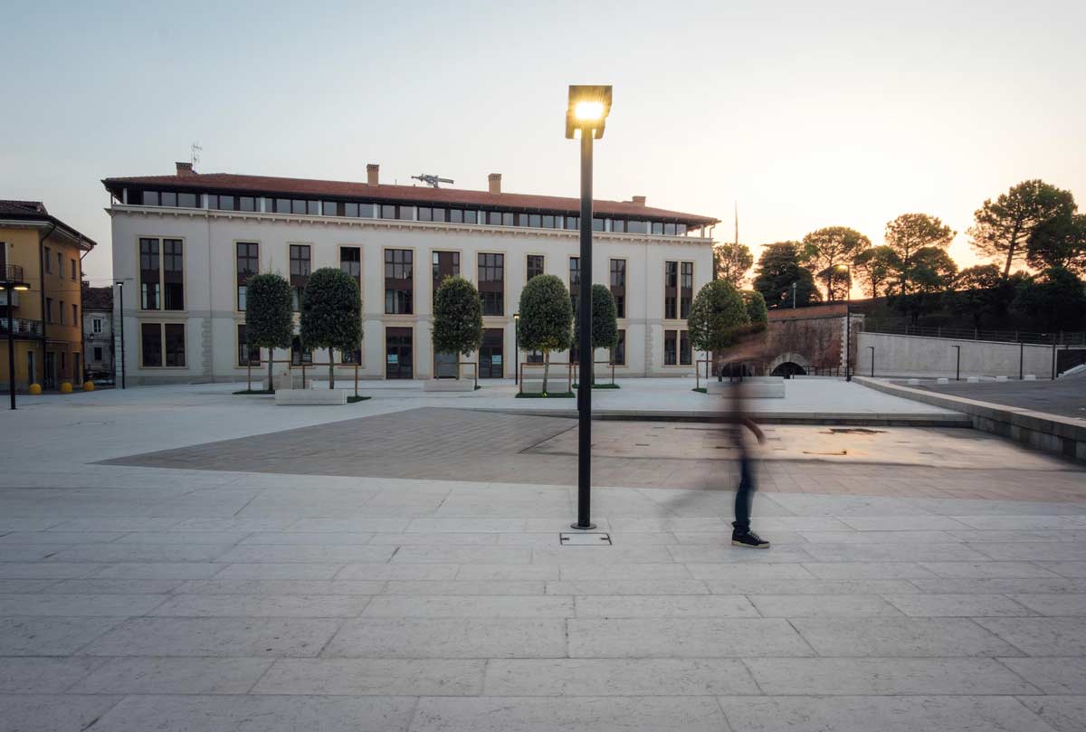 溝通歷史與未來的費迪南多薩沃亞廣場改造