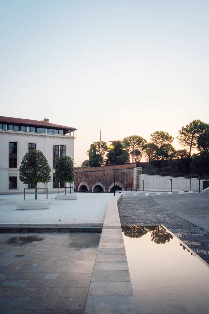 溝通歷史與未來的費迪南多薩沃亞廣場改造