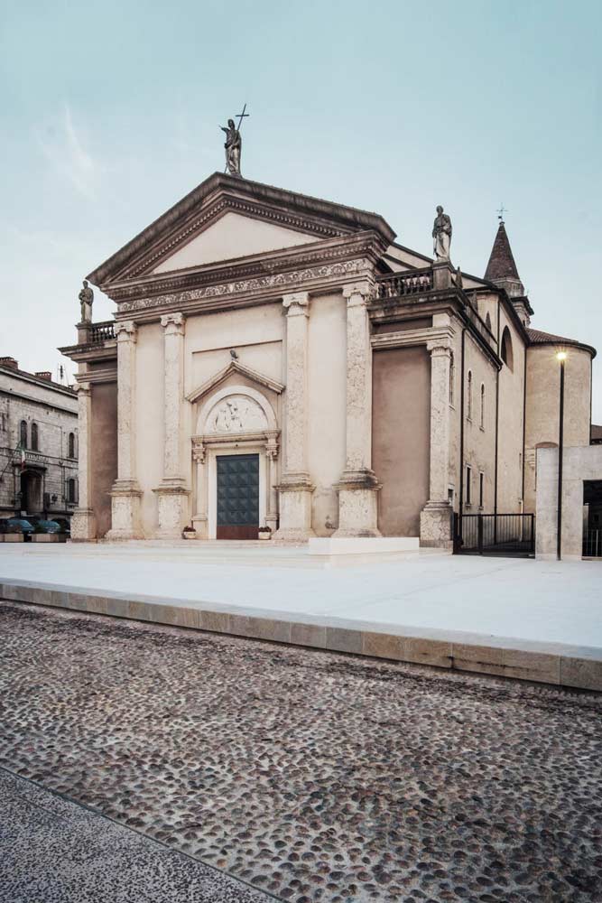 溝通歷史與未來的費迪南多薩沃亞廣場改造