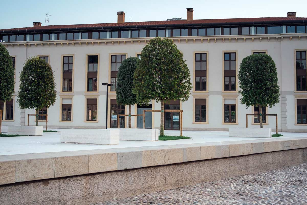 溝通歷史與未來的費迪南多薩沃亞廣場改造