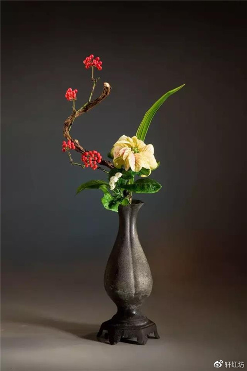 茶道，缺少插花不成雅致