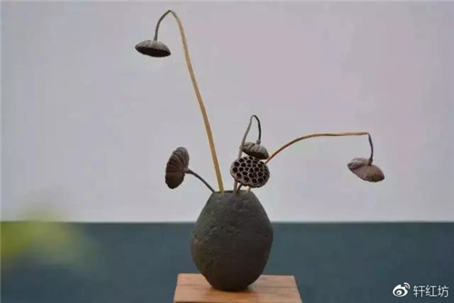 茶道，缺少插花不成雅致