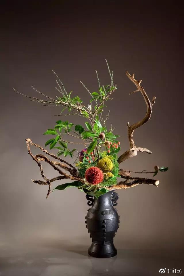 茶道，缺少插花不成雅致