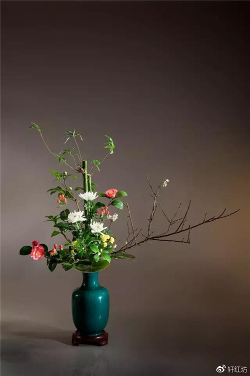 茶道，缺少插花不成雅致