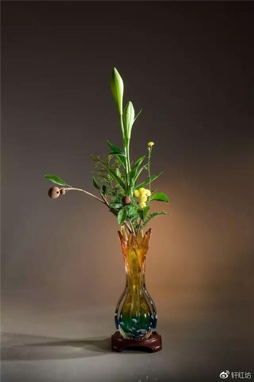 茶道，缺少插花不成雅致