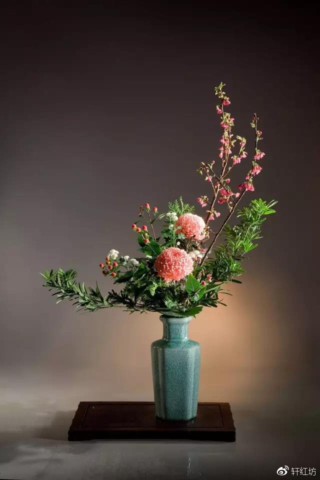 茶道，缺少插花不成雅致