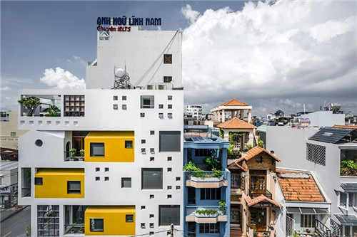 越南胡志明市一座與城市對話的綜合居住建筑