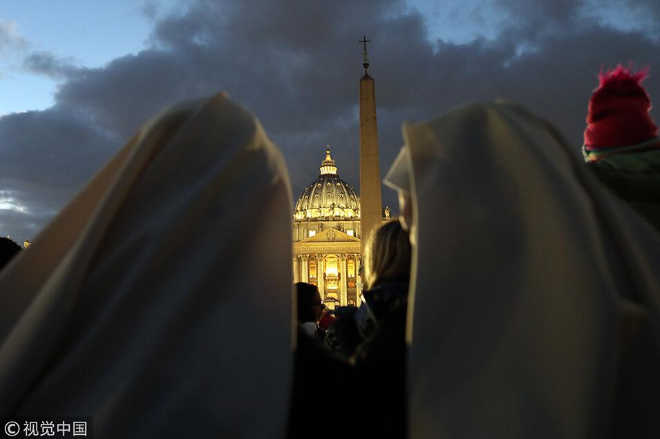 梵蒂岡圣彼得廣場圣誕樹舉行點燈儀式
