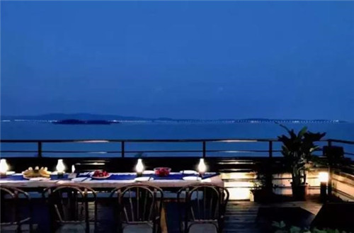 蘇州西山一家設計極簡工業風的民宿