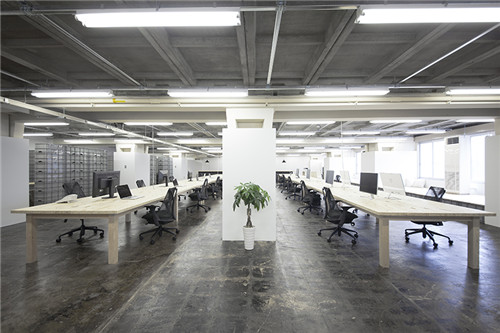 一切從簡，奈良塑料容器裝扮辦公室設計方案