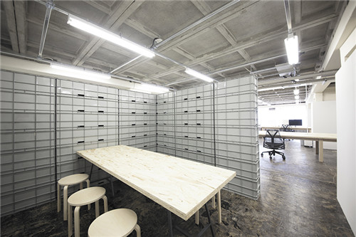 一切從簡，奈良塑料容器裝扮辦公室設計方案