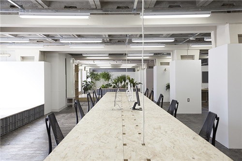 一切從簡，奈良塑料容器裝扮辦公室設計方案