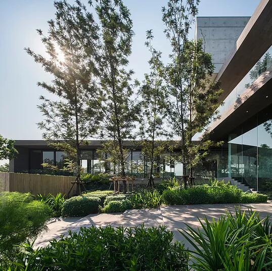 泰國曼谷雨樹住宅區(qū)景觀設計