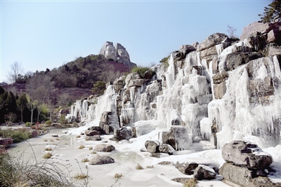 黃河風景名勝區冰瀑美如畫