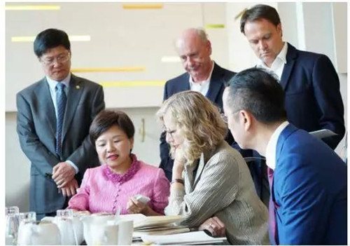 何巧女的"風頭"