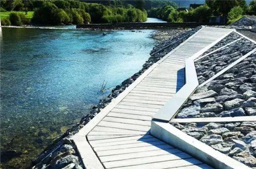 不規則駁岸設計,為水景增色!