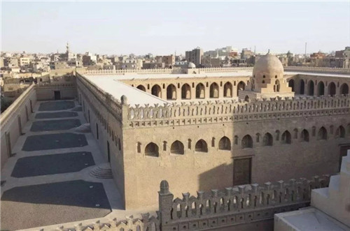 建筑大師貝聿銘創造出波斯灣上的城市明珠