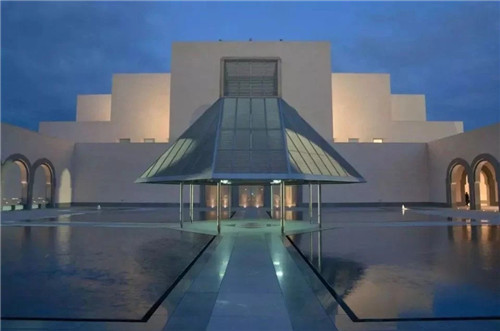 建筑大師貝聿銘創造出波斯灣上的城市明珠