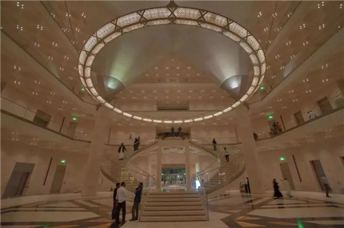 建筑大師貝聿銘創造出波斯灣上的城市明珠