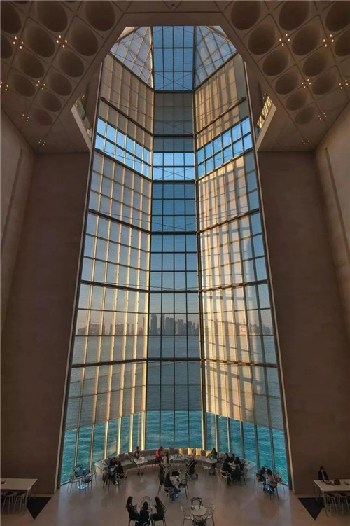 建筑大師貝聿銘創造出波斯灣上的城市明珠