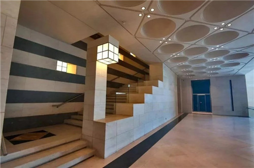 建筑大師貝聿銘創造出波斯灣上的城市明珠