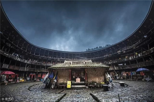 千城一色 斷崖城市文化該去何處續接