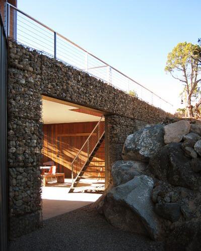 使用石頭和鐵絲構成優雅景觀的10種方法