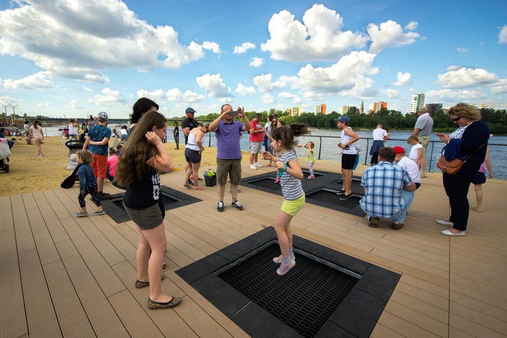 連續(xù)的帶狀空間:華沙維斯瓦河濱河景觀大道