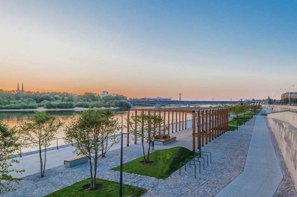 連續(xù)的帶狀空間:華沙維斯瓦河濱河景觀大道