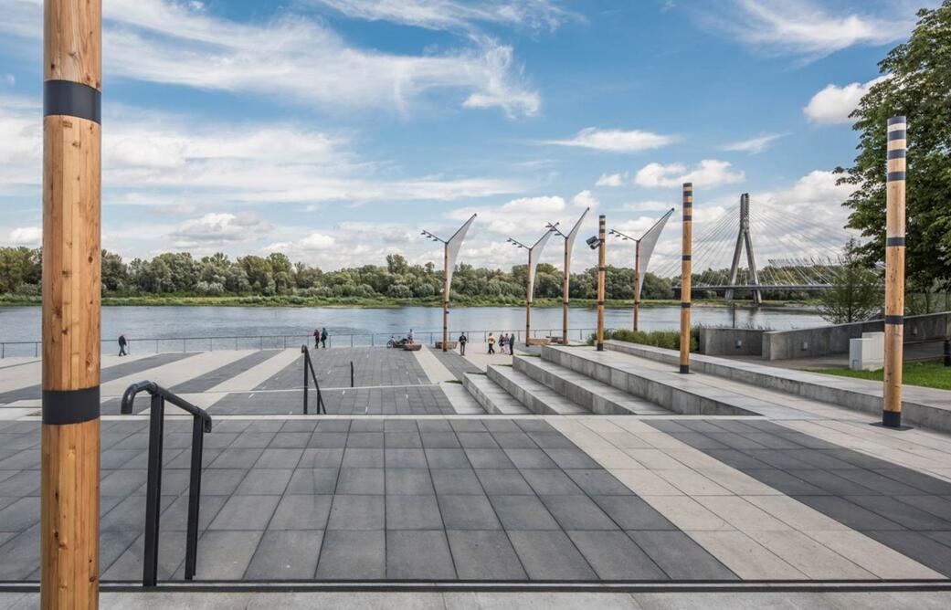 連續(xù)的帶狀空間:華沙維斯瓦河濱河景觀大道