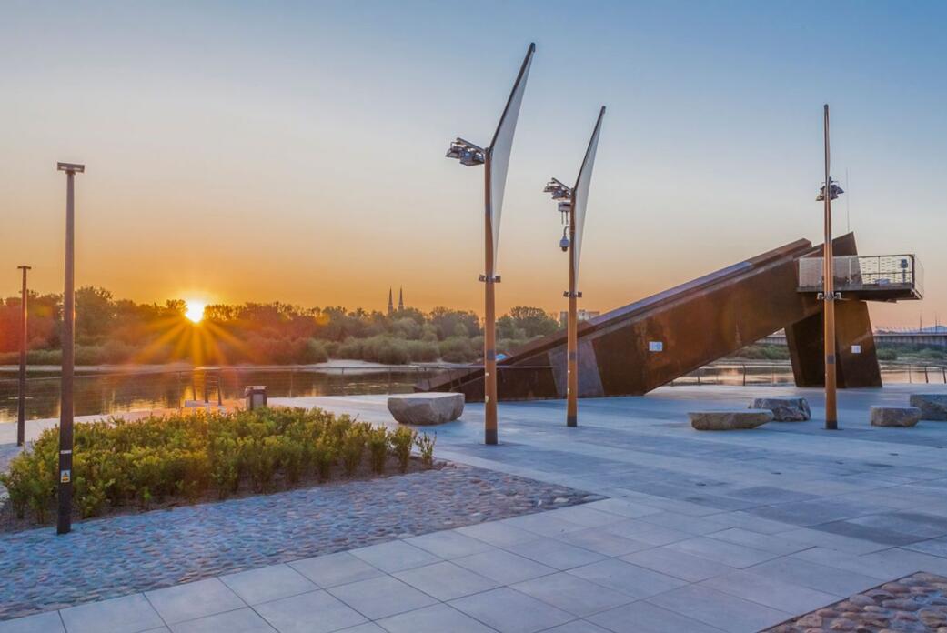 連續(xù)的帶狀空間:華沙維斯瓦河濱河景觀大道