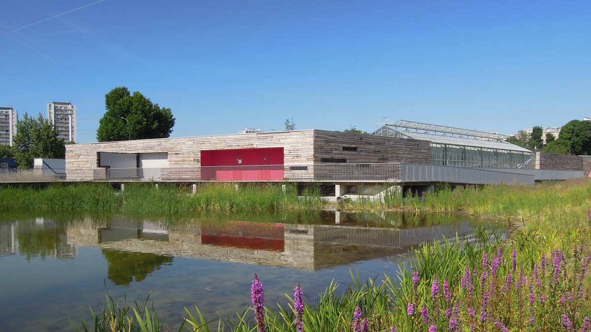 塞納河畔圣旺歷史中心的碼頭公園