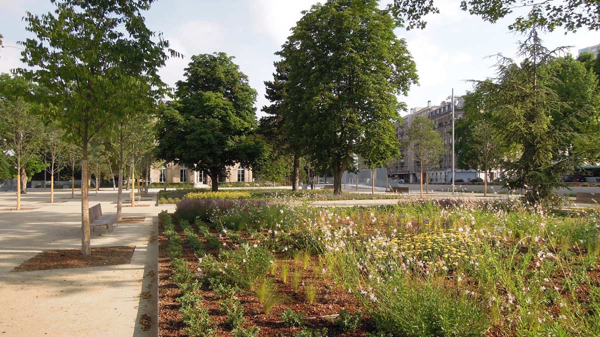 塞納河畔圣旺歷史中心的碼頭公園