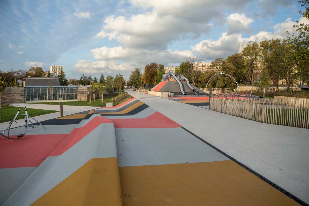 塞納河畔圣旺歷史中心的碼頭公園