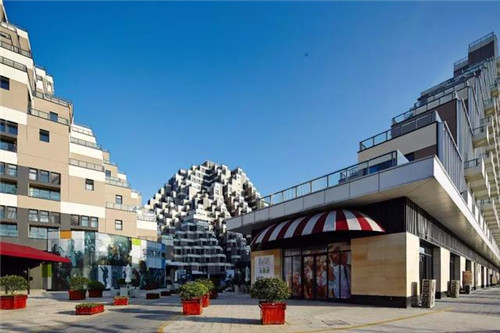 層層退臺式的設(shè)計，如城市中充滿詩意的梯田