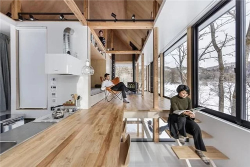 在自然景觀中塑造新的生活方式的階梯住宅