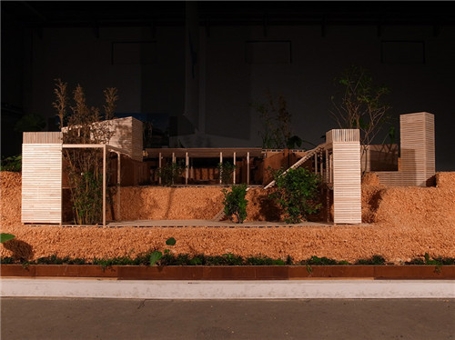 叢林中廢棄農舍改造而成的自然住宅