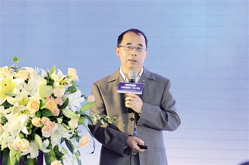 劉士林：發展智慧城市應蹄疾步穩