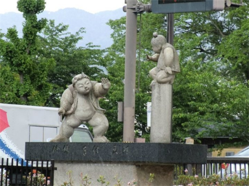 日本鴨川河上的千姿百態的橋