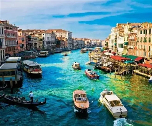 中國與歐洲特色小鎮強對比