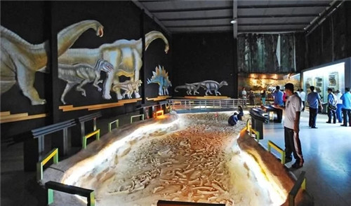 來二連恐龍遺址公園一起研究古生物吧!